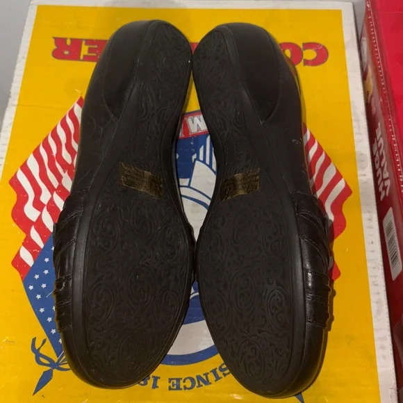 Clarks Black Leather Ballet Flats with Decorative Strap - Picture 5 of 6